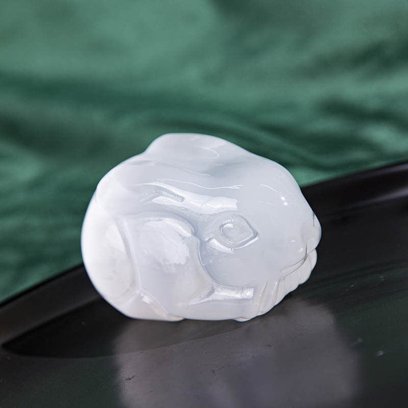 石膏石-Selenite：净化心灵与空间的能量之石